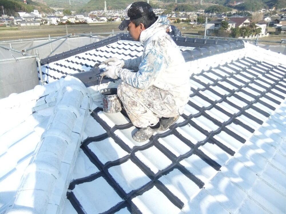 屋根塗装で助成金は使える?申請条件と確認したいポイント