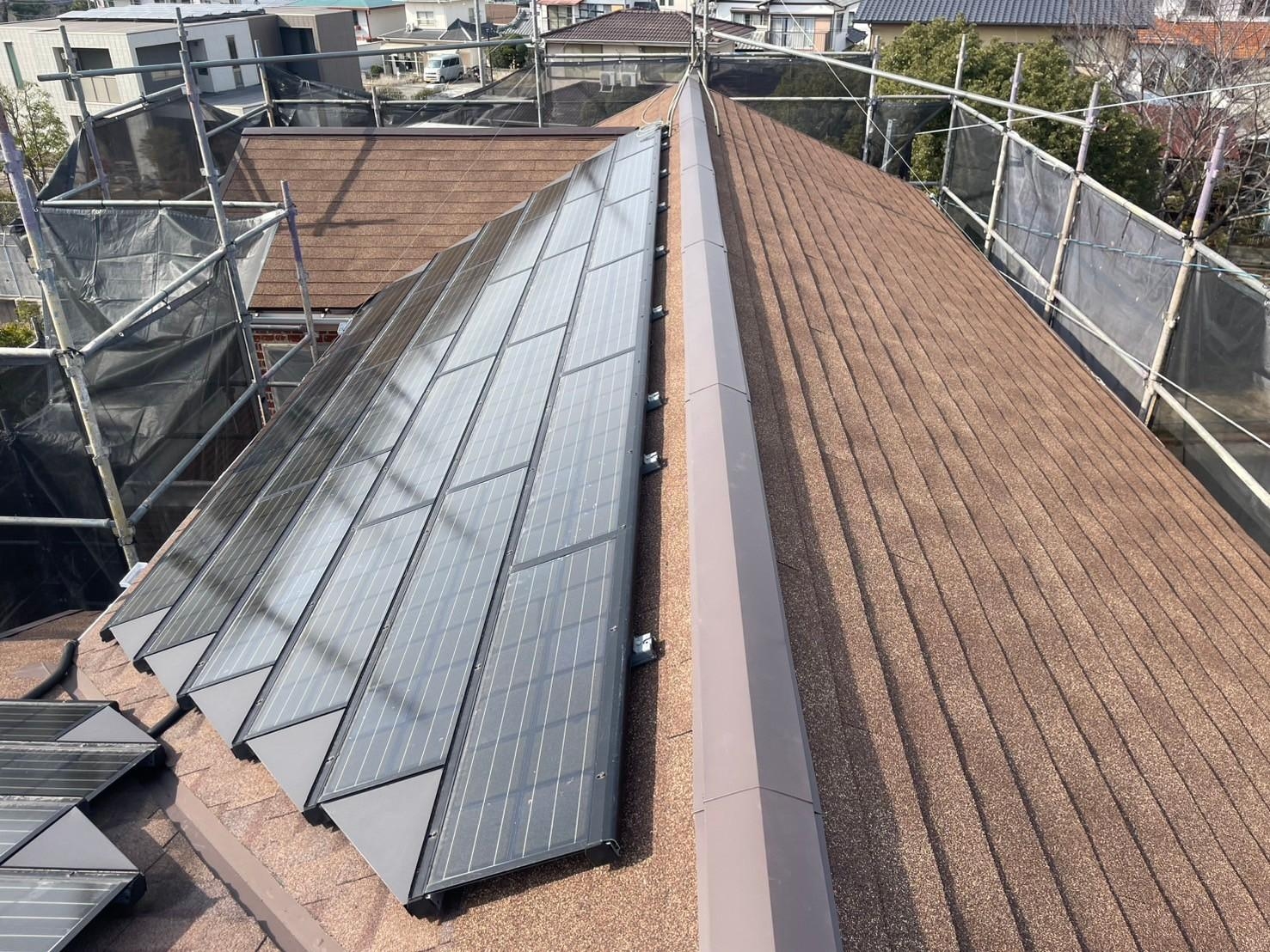 福岡県福岡市東区青葉のA様邸で経年劣化した屋根を耐久性と防水性に優れたアスファルトシングルに葺き替えました