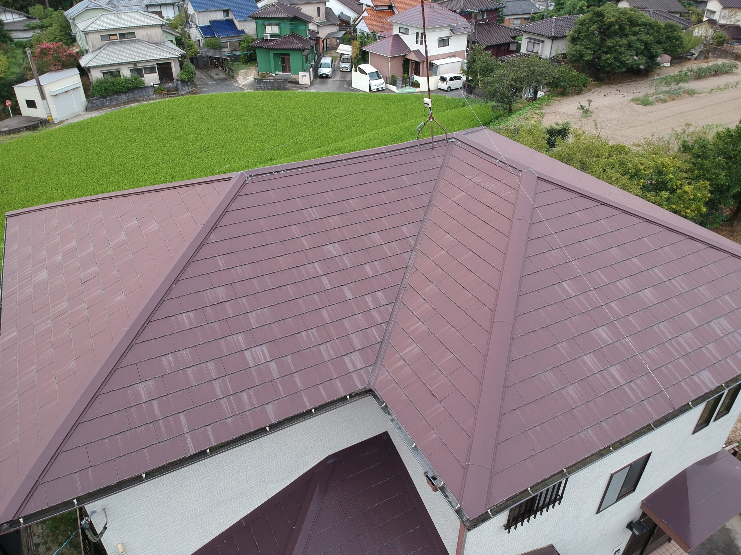 福岡県福岡市東区香住ケ丘のT様邸で瓦屋根を葺き替え、軽量で耐久性に優れたアスファルトシングル屋根へリフォームしました